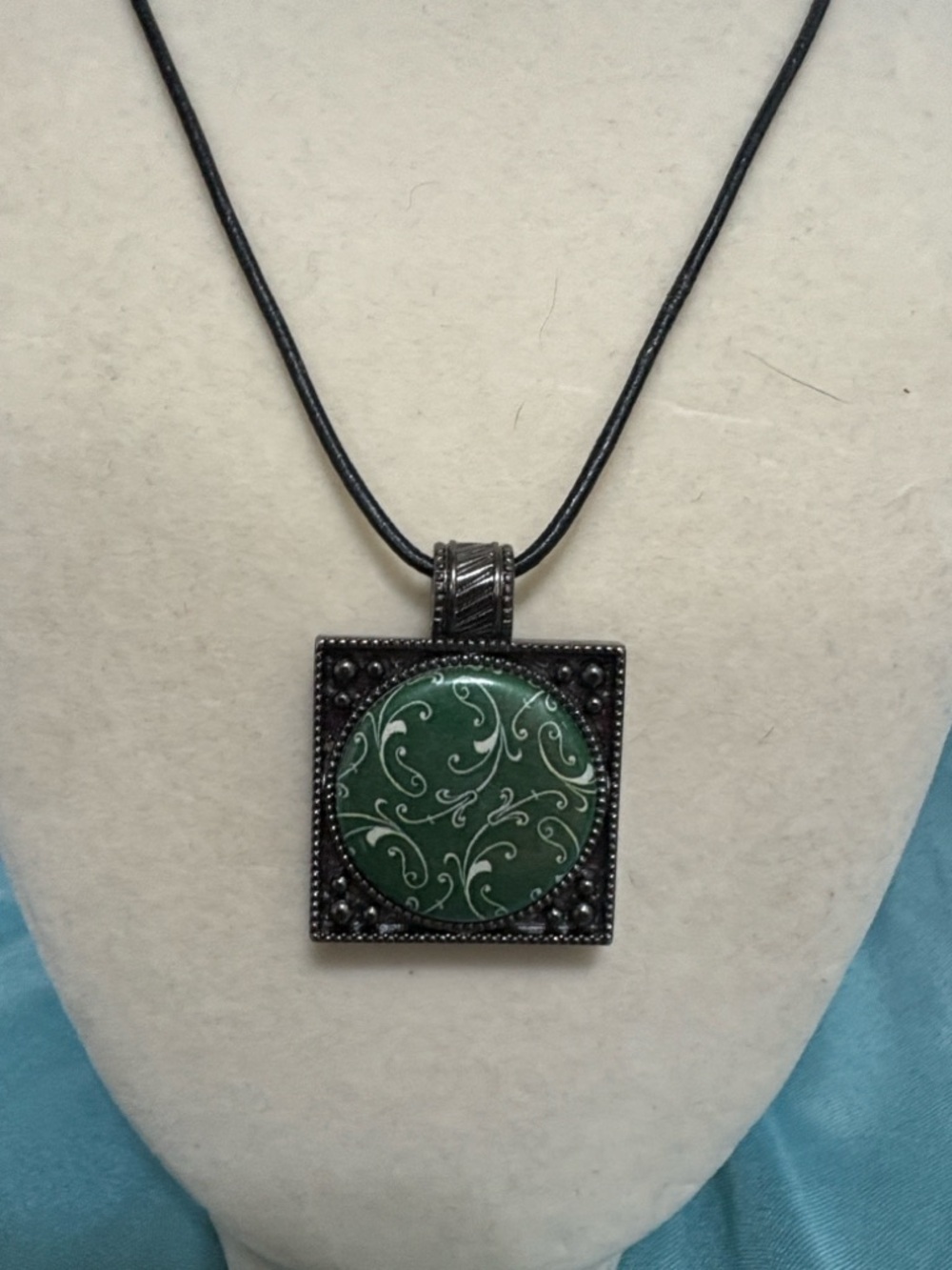 MAGNABILITIES Vintage Pat Pending SQUARE 1 1/8" Pendant 17” leather cord